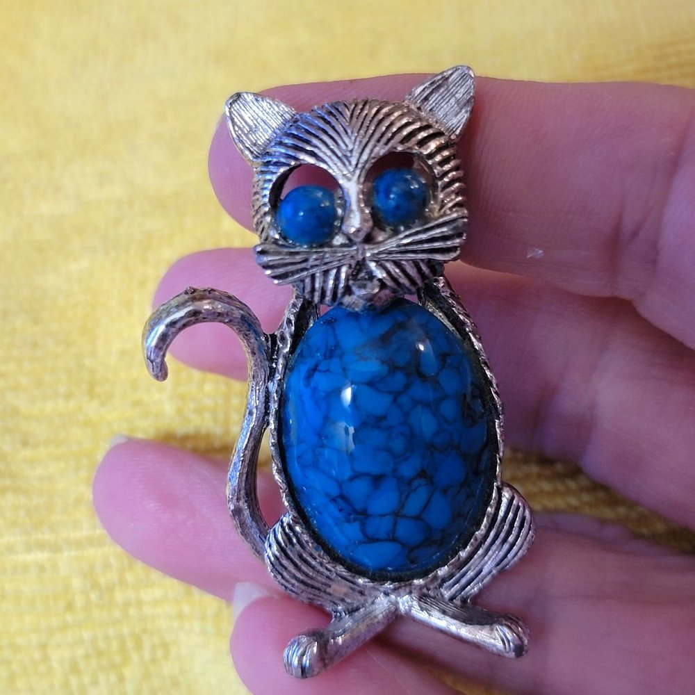 Very Cute "Ms. Mousie" Brooch